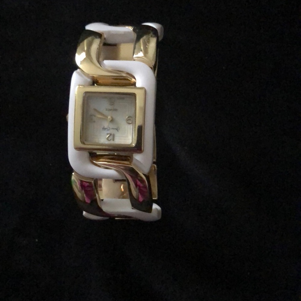 Watch - Picture 2 of 3